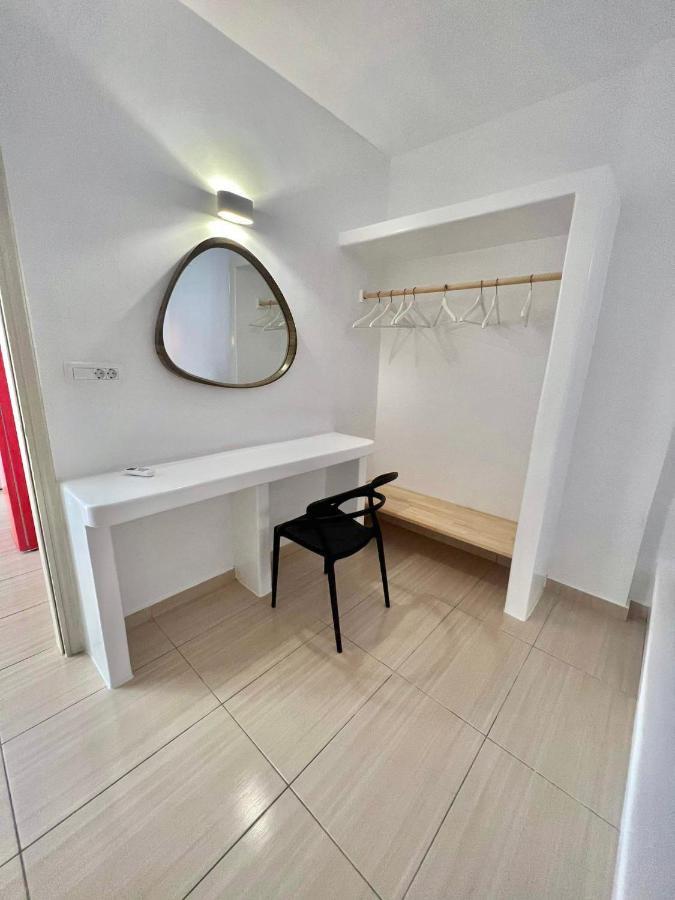 Blackrock Suites Karterados  Buitenkant foto