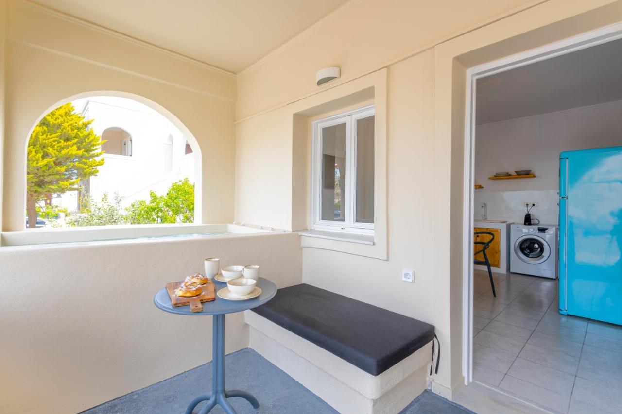 Blackrock Suites Karterados  Buitenkant foto