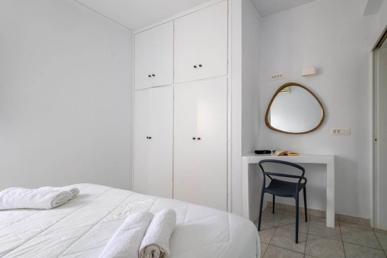 Blackrock Suites Karterados  Buitenkant foto