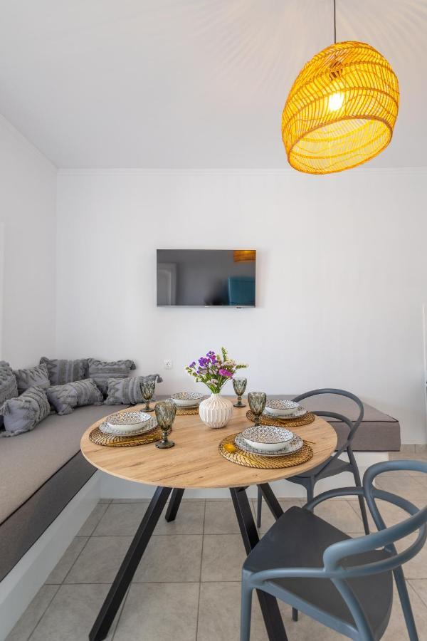 Blackrock Suites Karterados  Buitenkant foto