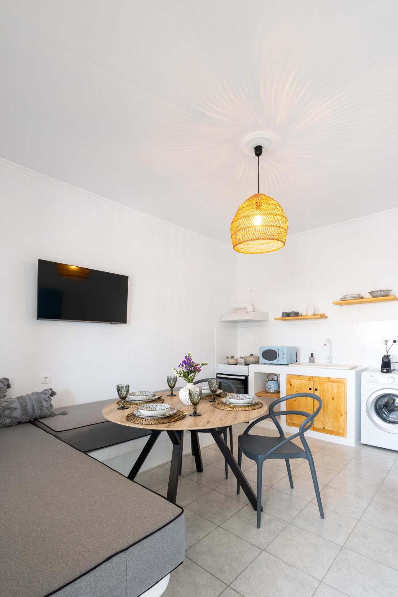 Blackrock Suites Karterados  Buitenkant foto