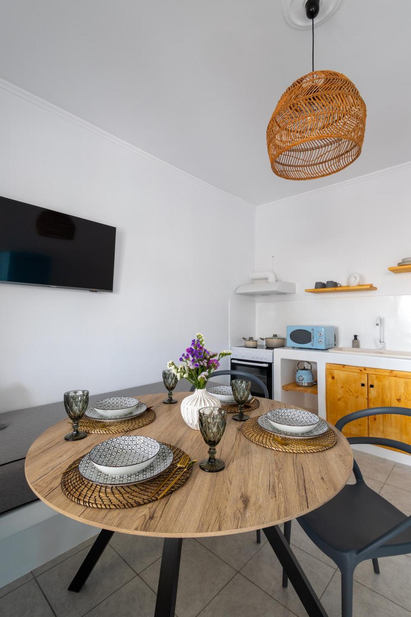 Blackrock Suites Karterados  Buitenkant foto